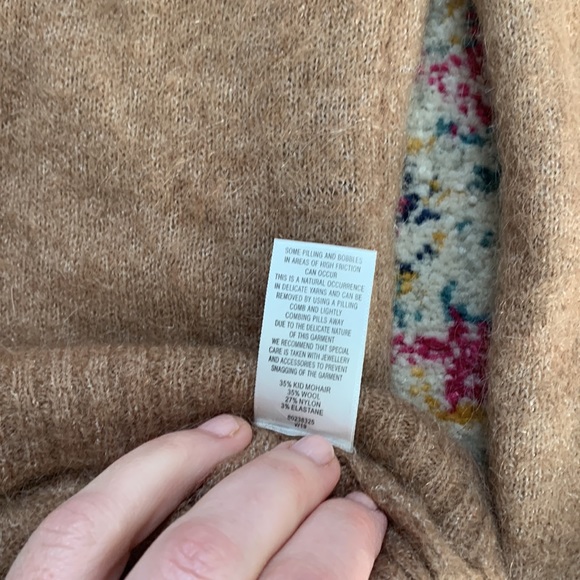 Roll neck / off shoulder knit - Picture 3 of 3